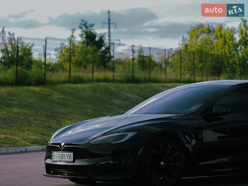 Лифтбек Tesla Model S 2023 в Полтаве
