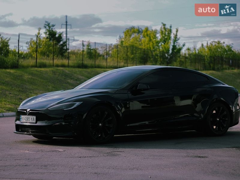Лифтбек Tesla Model S 2023 в Полтаве