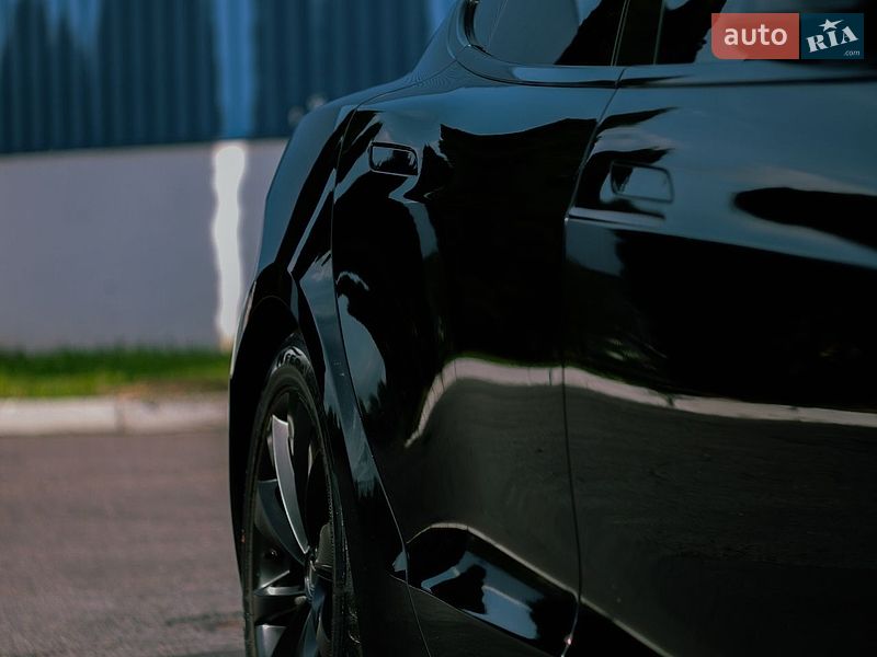 Лифтбек Tesla Model S 2023 в Полтаве