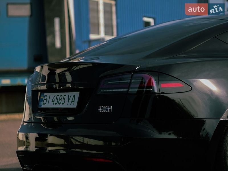Лифтбек Tesla Model S 2023 в Полтаве