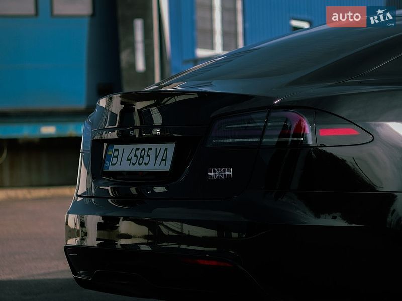Лифтбек Tesla Model S 2023 в Полтаве
