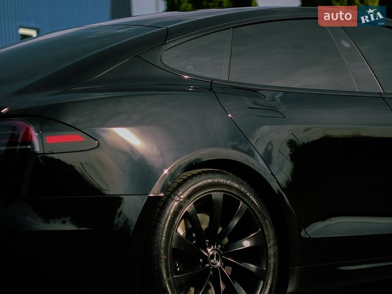 Лифтбек Tesla Model S 2023 в Полтаве
