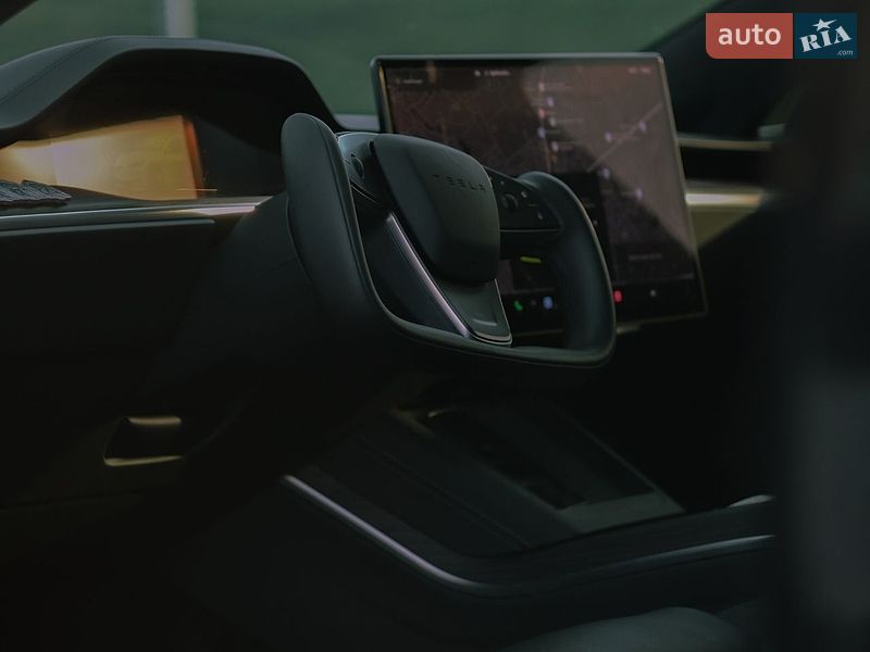 Лифтбек Tesla Model S 2023 в Полтаве