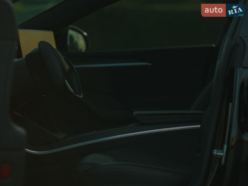 Лифтбек Tesla Model S 2023 в Полтаве