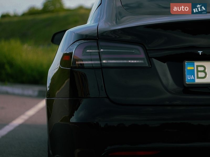 Лифтбек Tesla Model S 2023 в Полтаве