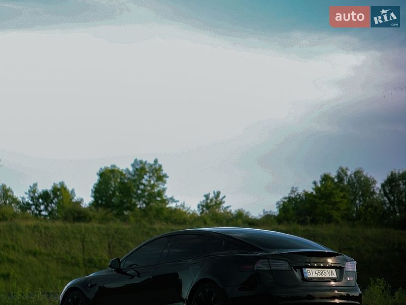 Лифтбек Tesla Model S 2023 в Полтаве