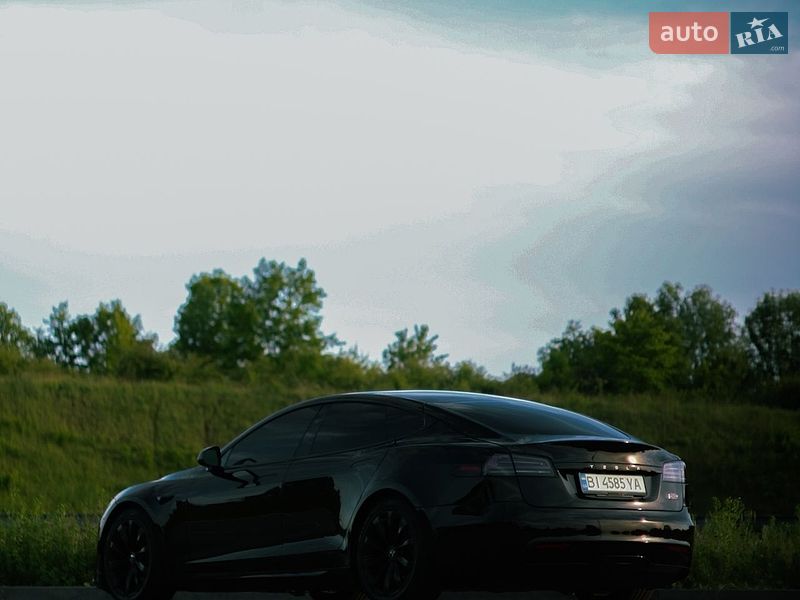 Лифтбек Tesla Model S 2023 в Полтаве