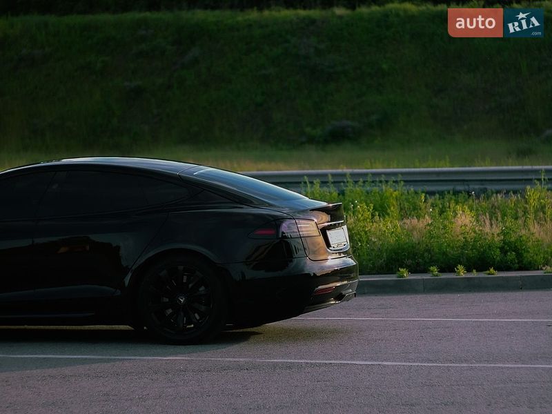 Лифтбек Tesla Model S 2023 в Полтаве