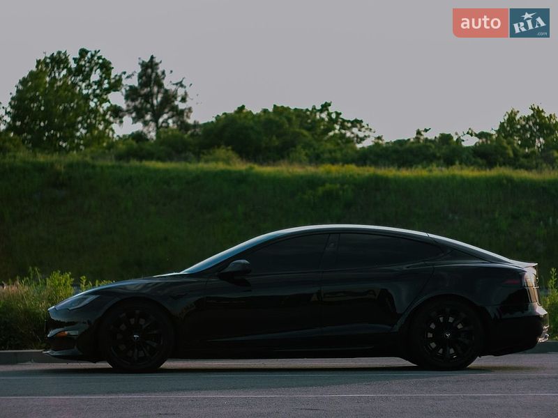 Лифтбек Tesla Model S 2023 в Полтаве