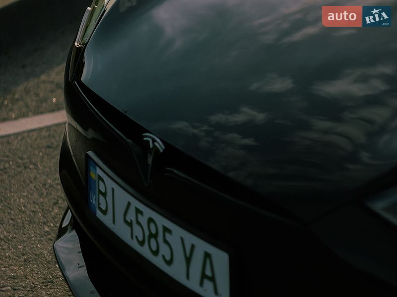 Лифтбек Tesla Model S 2023 в Полтаве
