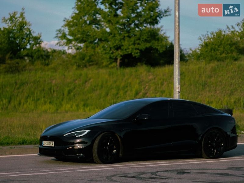 Лифтбек Tesla Model S 2023 в Полтаве