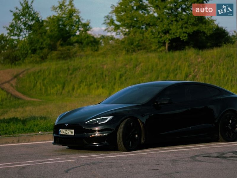 Лифтбек Tesla Model S 2023 в Полтаве