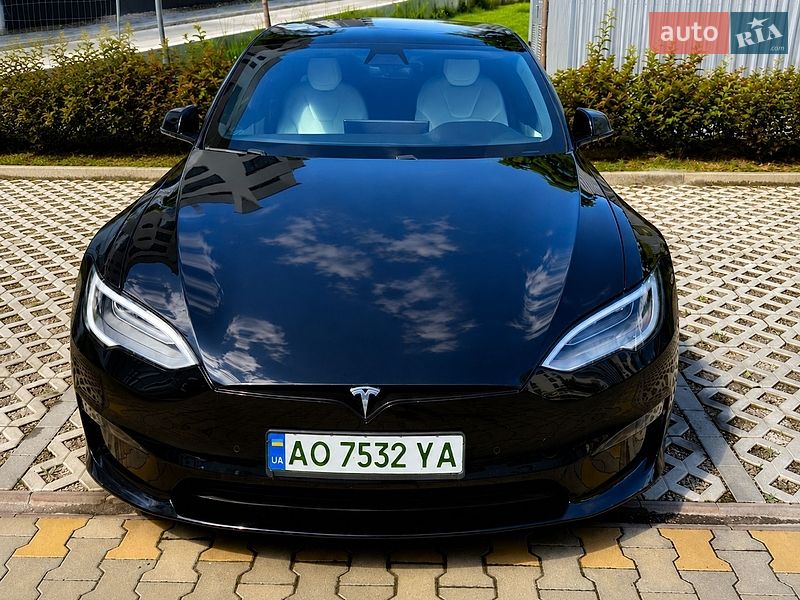 Tesla Model S 2021