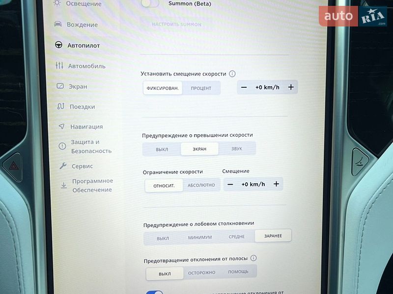 Лифтбек Tesla Model S 2017 в Черновцах