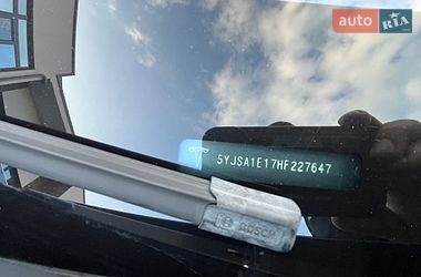 Лифтбек Tesla Model S 2017 в Черновцах