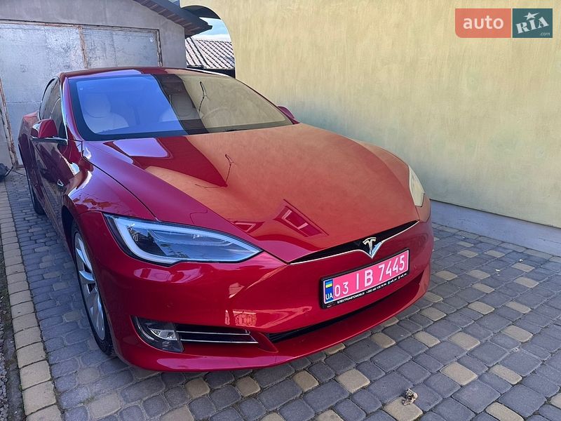 Ліфтбек Tesla Model S 2017 в Володимирі фото 4 Ліфтбек Tesla Model S 2017 в Володимирі