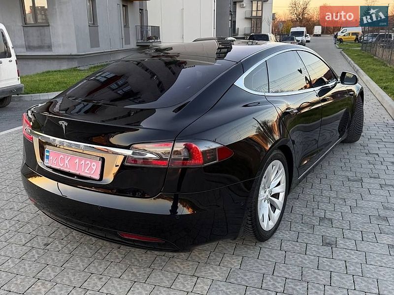 Лифтбек Tesla Model S 2017 в Пустомытах фото 13 Лифтбек Tesla Model S 2017 в Пустомытах