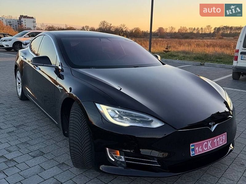 Лифтбек Tesla Model S 2017 в Пустомытах фото 15 Лифтбек Tesla Model S 2017 в Пустомытах