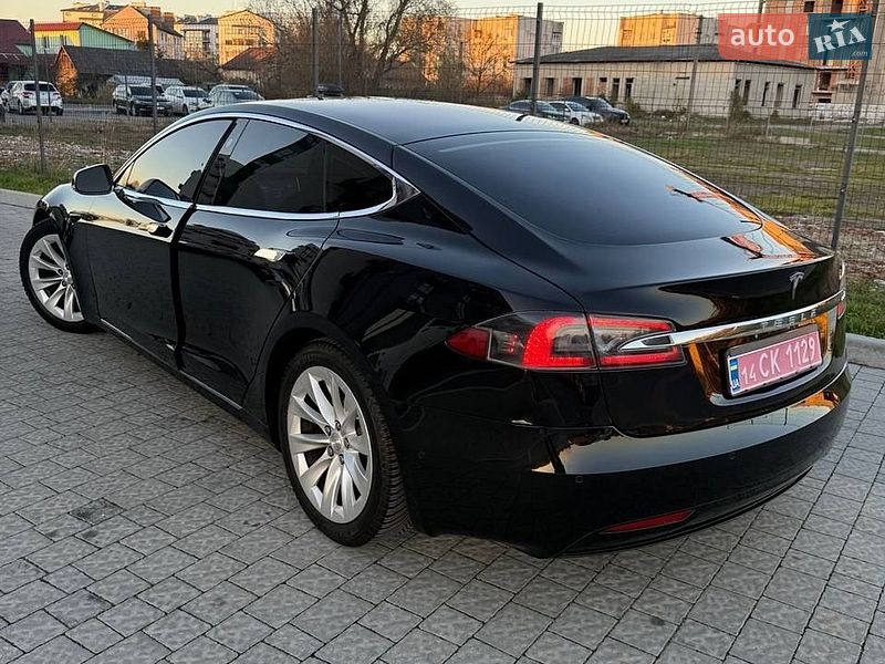 Лифтбек Tesla Model S 2017 в Пустомытах фото 12 Лифтбек Tesla Model S 2017 в Пустомытах