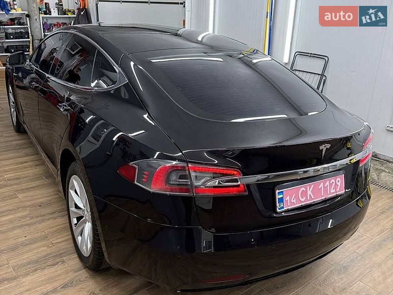 Лифтбек Tesla Model S 2017 в Пустомытах фото 5 Лифтбек Tesla Model S 2017 в Пустомытах