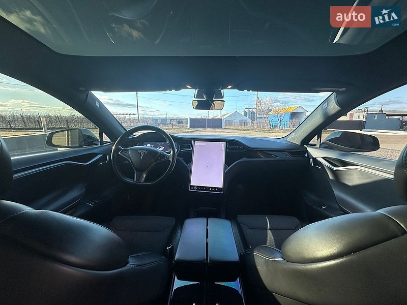 Ліфтбек Tesla Model S 2018 в Олександрії