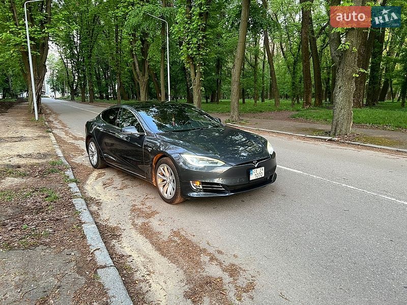 Ліфтбек Tesla Model S 2018 в Чернівцях фото 2 Ліфтбек Tesla Model S 2018 в Чернівцях