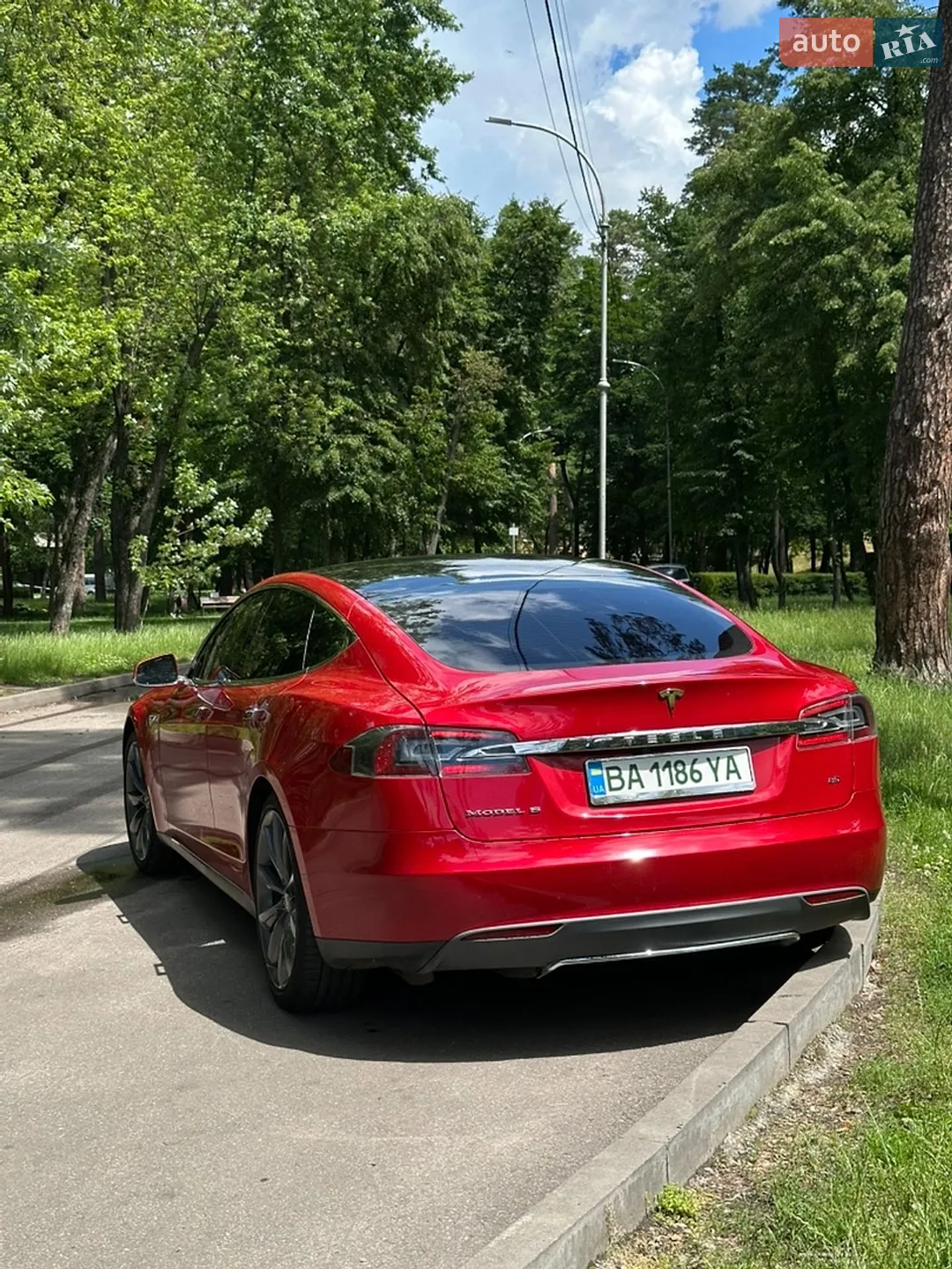 2014 Tesla Model S - мініатюра 11
