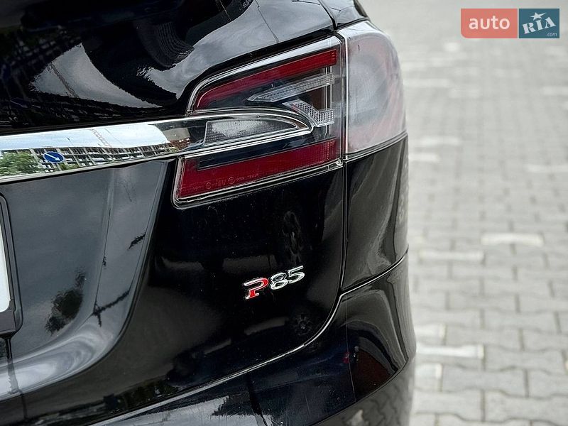 Ліфтбек Tesla Model S 2013 в Чернівцях фото 6 Ліфтбек Tesla Model S 2013 в Чернівцях