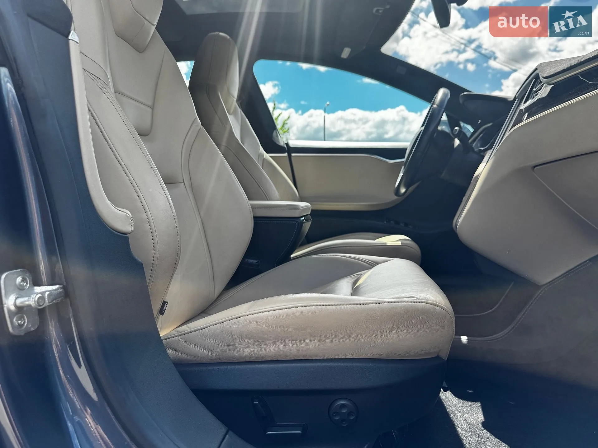 2015 Tesla Model S - мініатюра 25