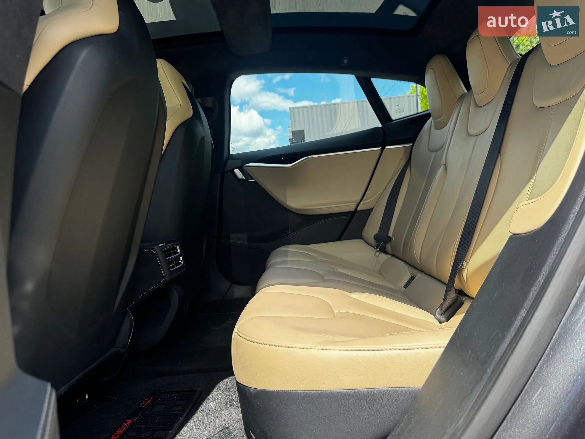 2015 Tesla Model S - мініатюра 27