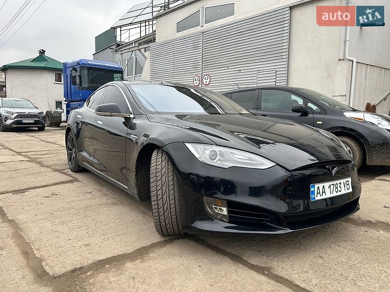 Ліфтбек Tesla Model S 2013 в Києві