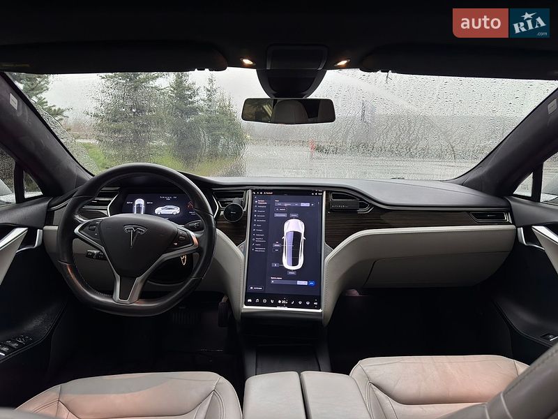 Лифтбек Tesla Model S 2016 в Киеве