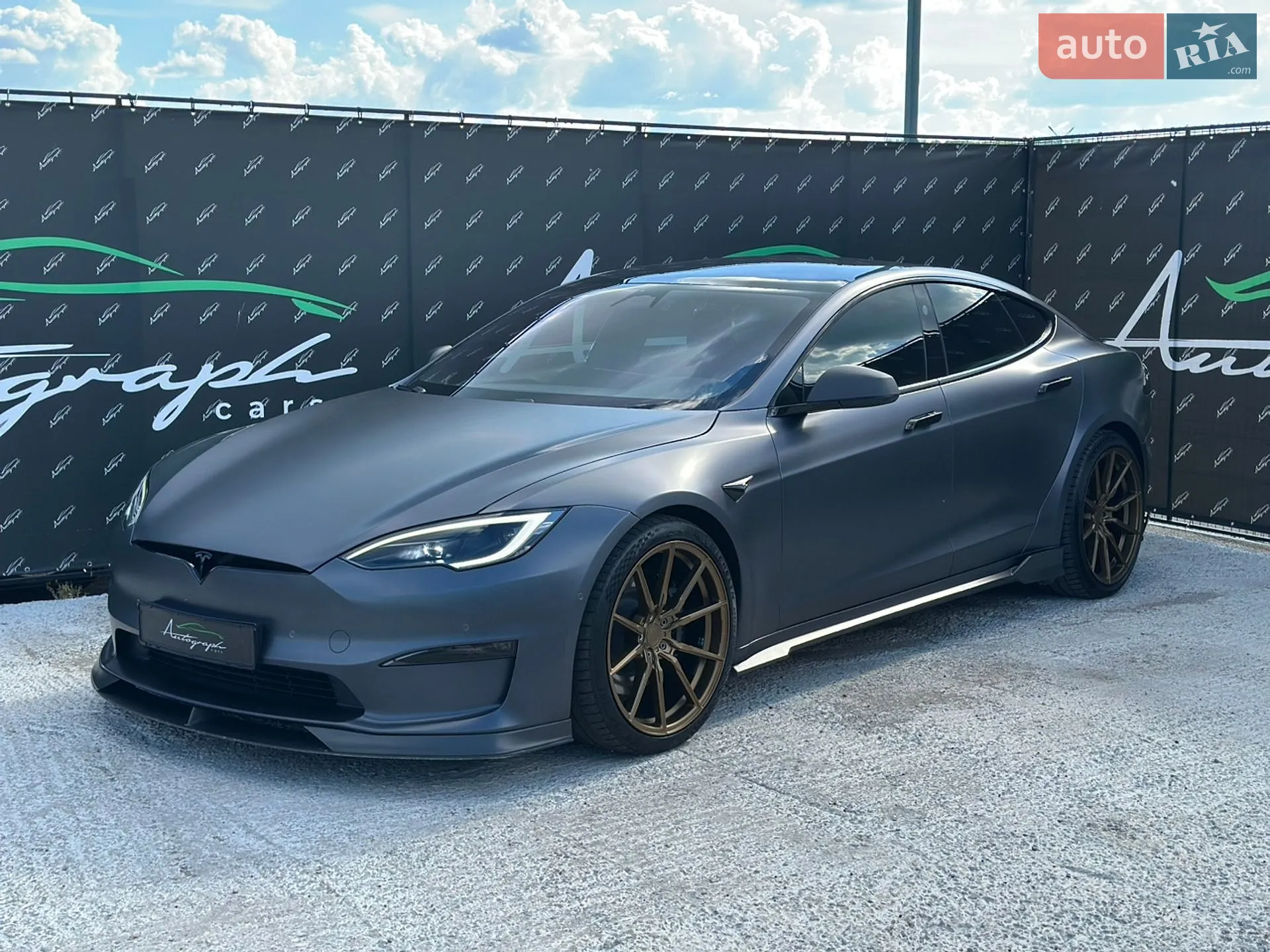 2022 Tesla Model S - фото 1