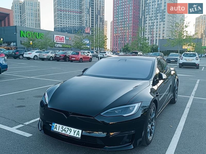 Лифтбек Tesla Model S 2022 в Киеве