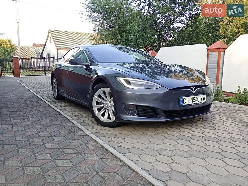 Tesla Model S 2016