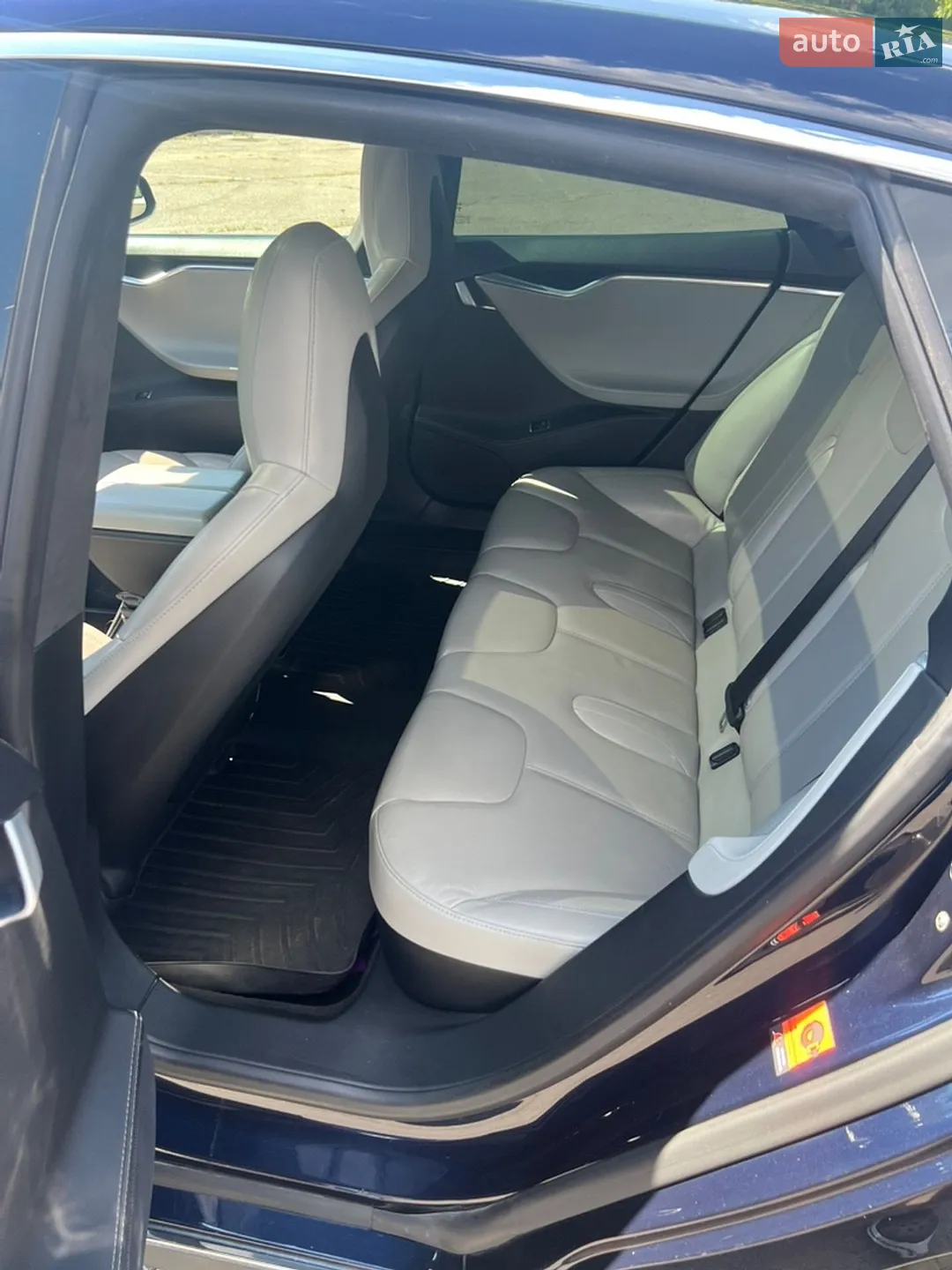 2015 Tesla Model S - мініатюра 6