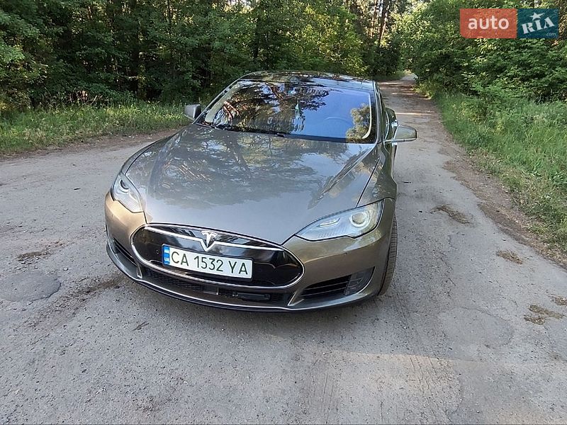 Ліфтбек Tesla Model S 2016 в Черкасах фото 3 Ліфтбек Tesla Model S 2016 в Черкасах