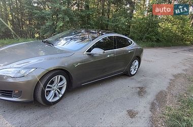 Ліфтбек Tesla Model S 2016 в Черкасах фото 6 Ліфтбек Tesla Model S 2016 в Черкасах