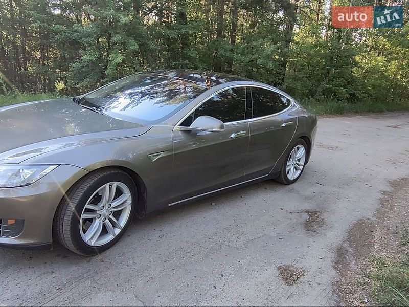 Ліфтбек Tesla Model S 2016 в Черкасах фото 6 Ліфтбек Tesla Model S 2016 в Черкасах