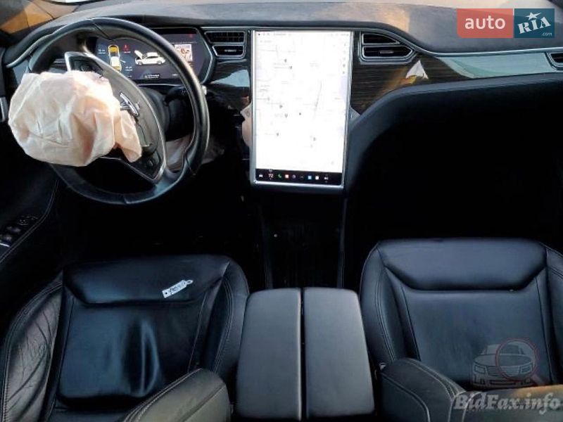 Ліфтбек Tesla Model S 2015 в Києві