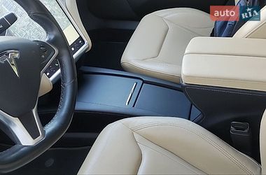 Ліфтбек Tesla Model S 2016 в Черкасах фото 22 Ліфтбек Tesla Model S 2016 в Черкасах