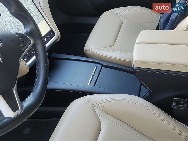 Ліфтбек Tesla Model S 2016 в Черкасах фото 22 Ліфтбек Tesla Model S 2016 в Черкасах