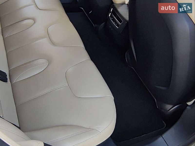 Ліфтбек Tesla Model S 2016 в Черкасах фото 19 Ліфтбек Tesla Model S 2016 в Черкасах