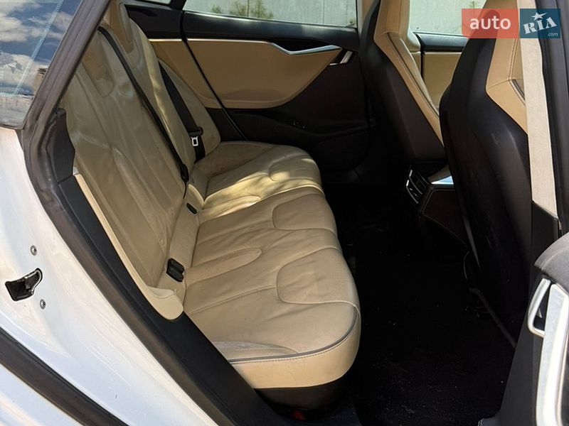 Лифтбек Tesla Model S 2014 в Хмельницком фото 21 Лифтбек Tesla Model S 2014 в Хмельницком