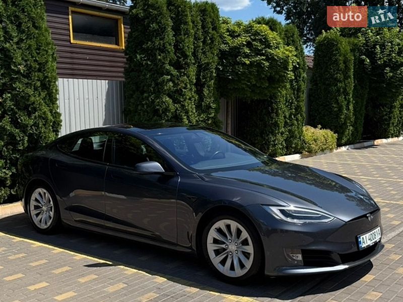 Tesla Model S 2018