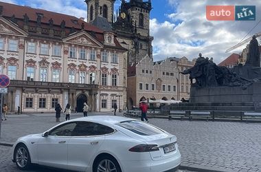 Ліфтбек Tesla Model S 2013 в Одесі