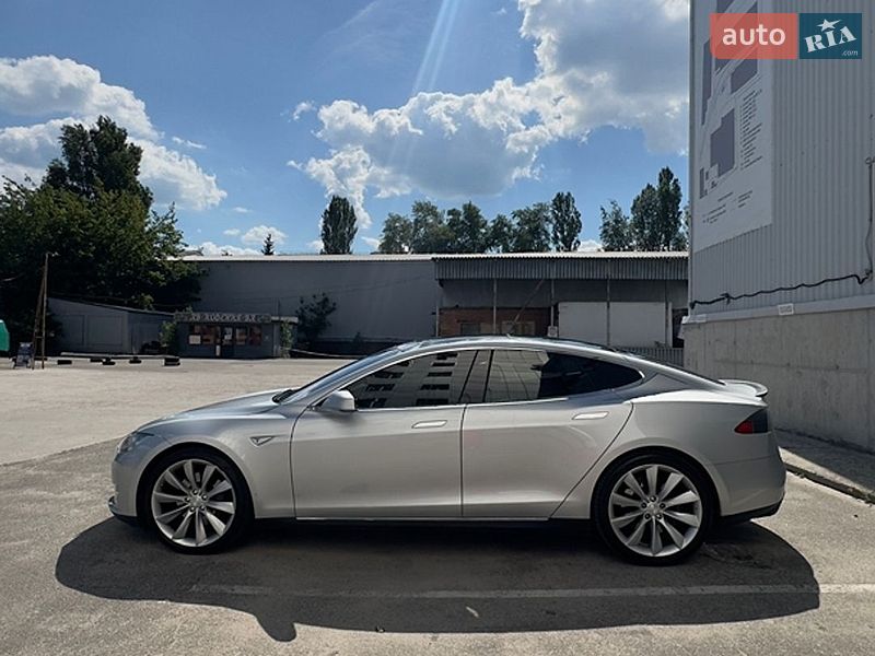 Лифтбек Tesla Model S 2013 в Святопетровское фото 3 Лифтбек Tesla Model S 2013 в Святопетровское