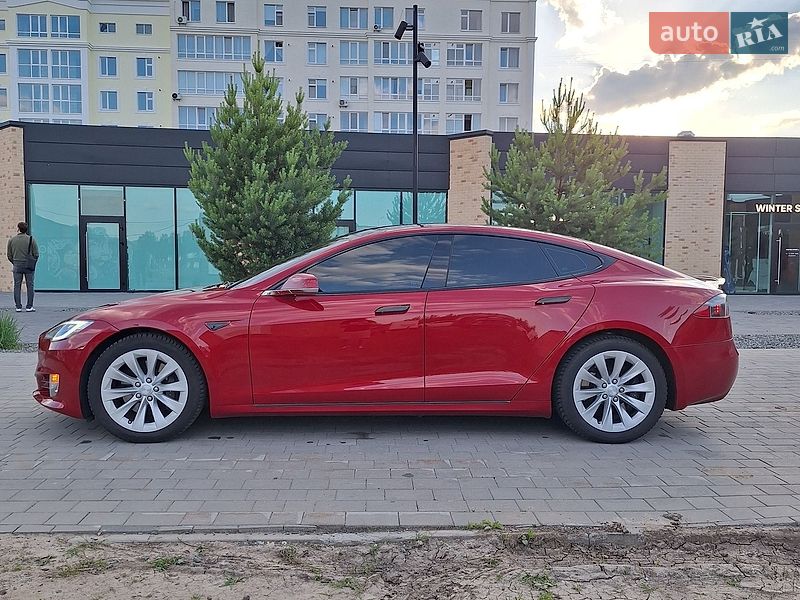 Ліфтбек Tesla Model S 2016 в Хмельницькому фото 5 Ліфтбек Tesla Model S 2016 в Хмельницькому