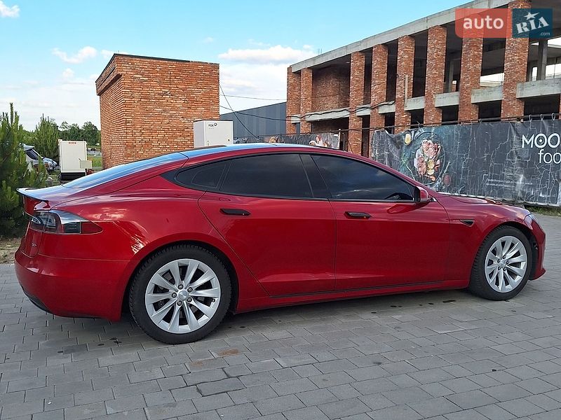 Ліфтбек Tesla Model S 2016 в Хмельницькому фото 9 Ліфтбек Tesla Model S 2016 в Хмельницькому