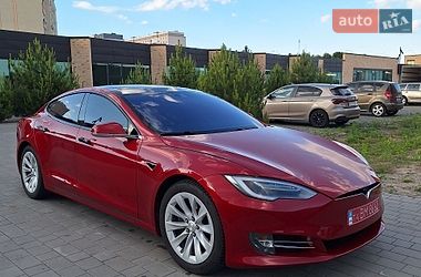 Ліфтбек Tesla Model S 2016 в Хмельницькому фото 11 Ліфтбек Tesla Model S 2016 в Хмельницькому